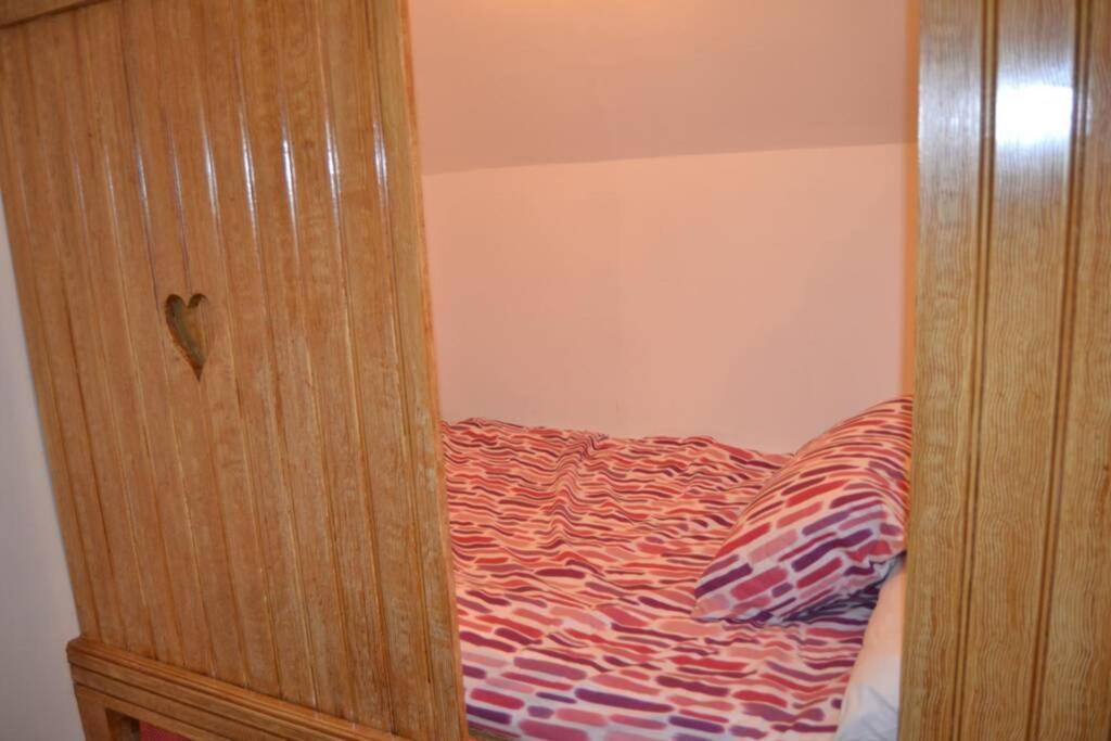 Cecil's Cottage, Ballynary, By Wild Atlantic Wanderer Holiday home