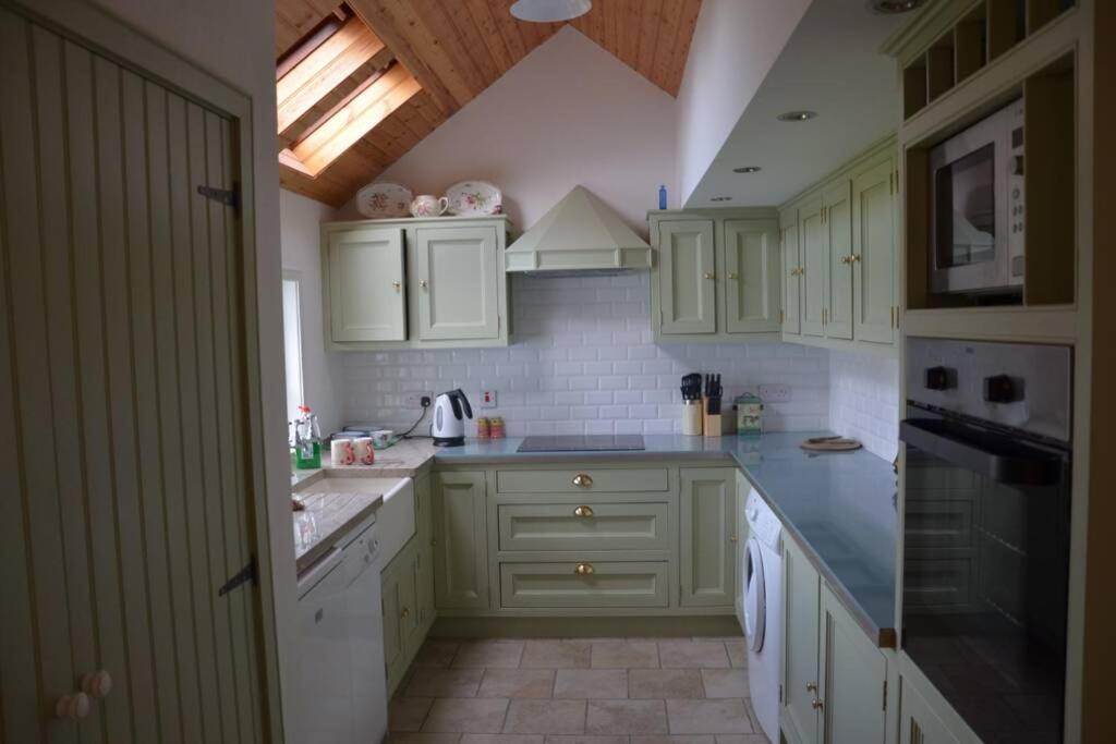 Cecil's Cottage, Ballynary, By Wild Atlantic Wanderer Holiday home *