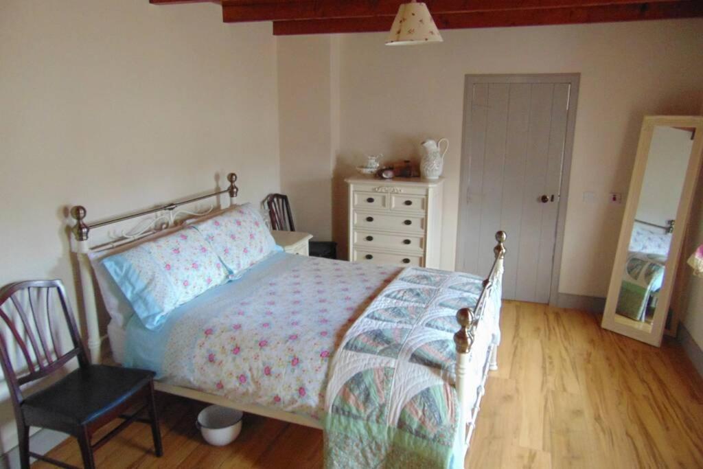 Holiday home Cecil's Cottage, Ballynary, By Wild Atlantic Wanderer *